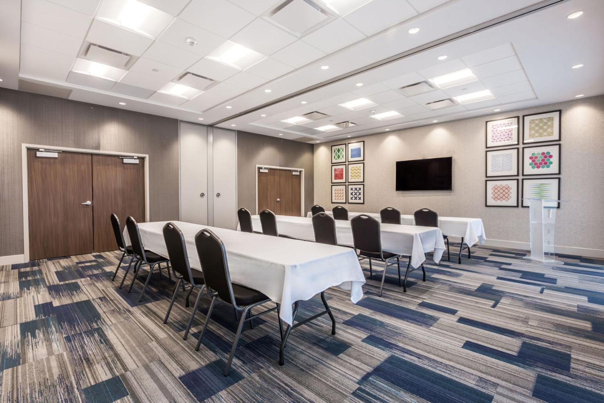 Holiday Inn Express & Suites - ウェランド エクステリア 写真