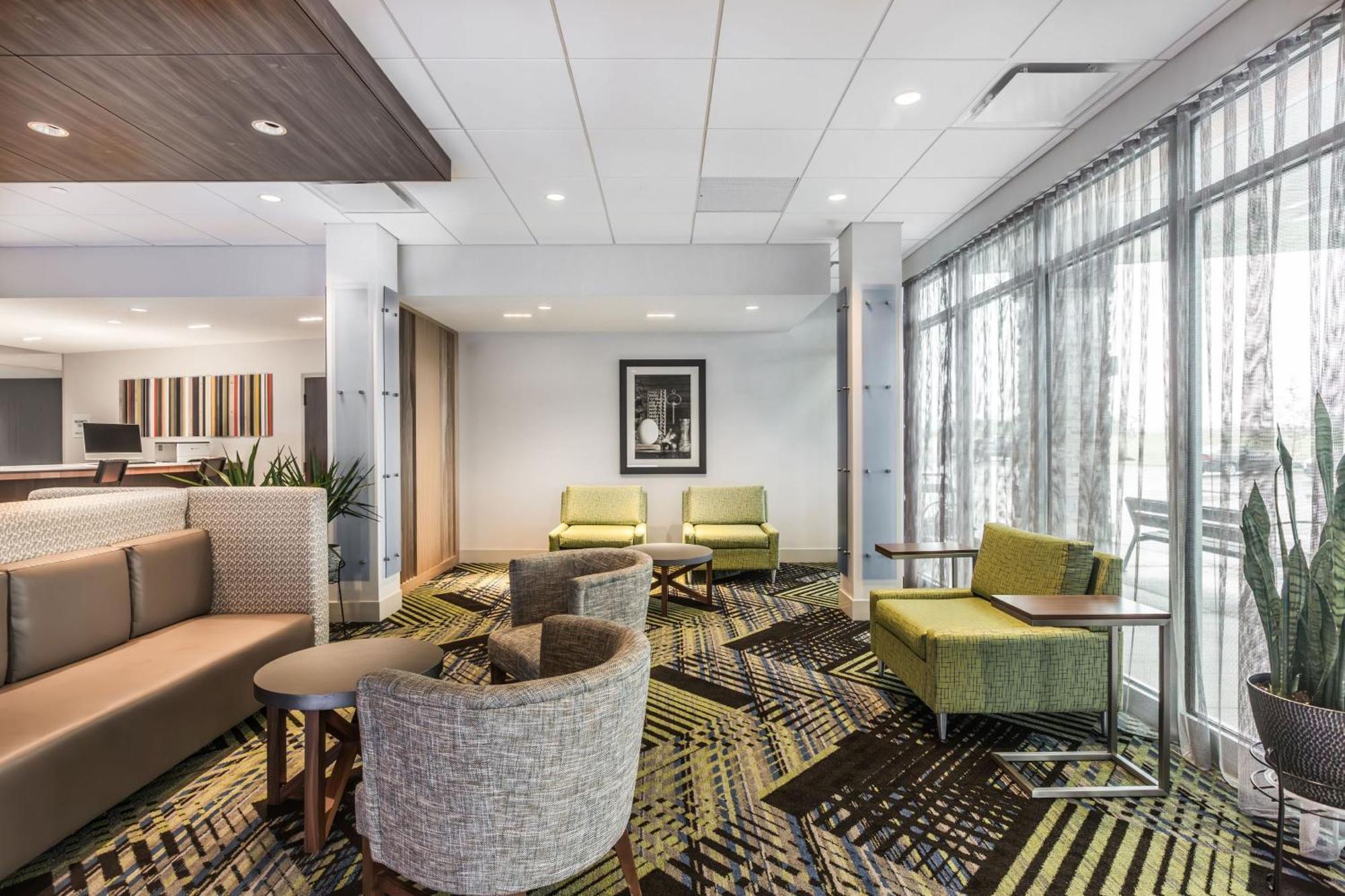 Holiday Inn Express & Suites - ウェランド エクステリア 写真